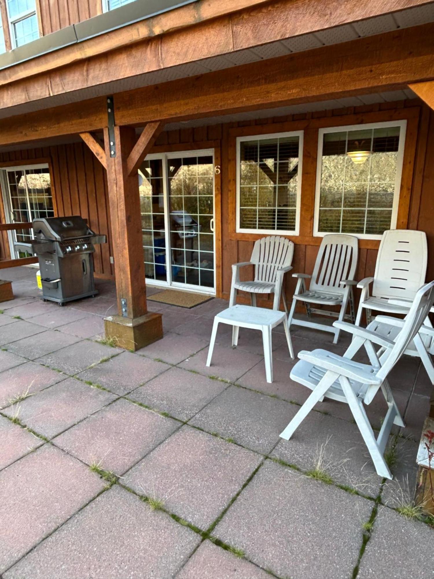 3 BR 3 Bath ski in ski out with private hot tub Big White Zewnętrze zdjęcie