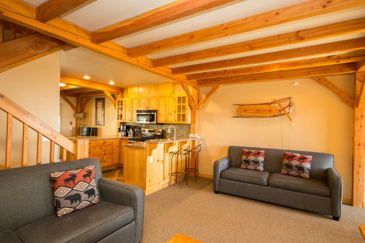 3 BR 3 Bath ski in ski out with private hot tub Big White Zewnętrze zdjęcie