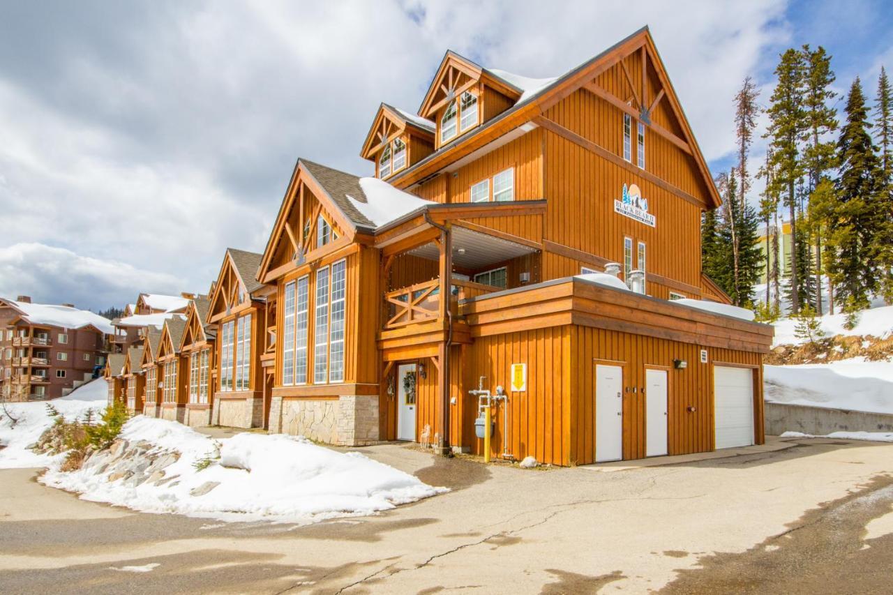 3 BR 3 Bath ski in ski out with private hot tub Big White Zewnętrze zdjęcie